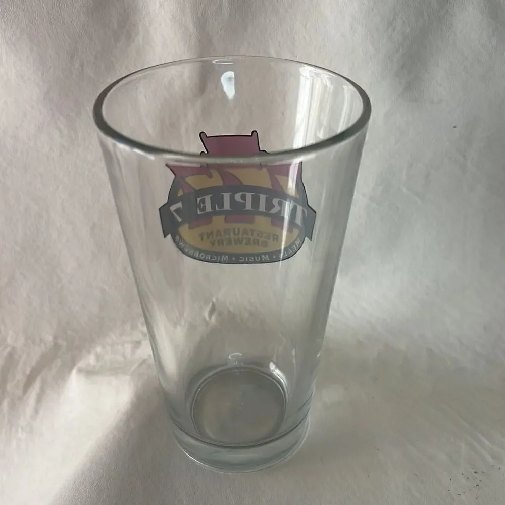 Triple 7 Restaurant Brewery 16 Oz Beer Glass 5 3/4 In Tall 3 1/4 Round Microbrew